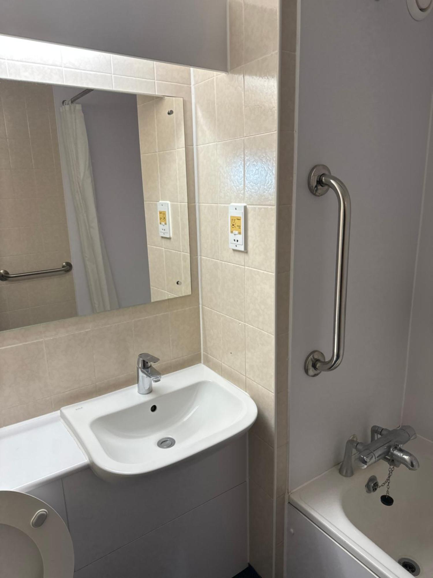 Thurrock Hotel M25 Services Aveley Eksteriør billede